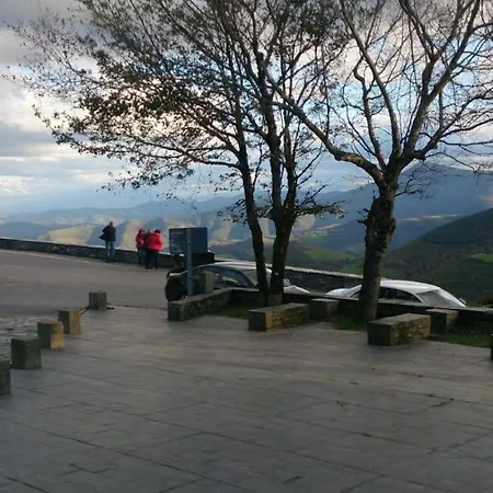 Casa Anton Alloggio per agriturismo O Cebrero